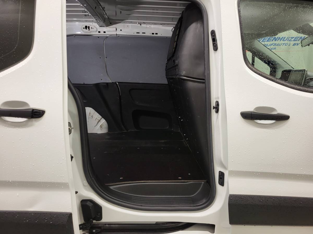 Peugeot Partner Peugeot Partner 1.5BlueHDI Dangel 4×4 Euro 6!