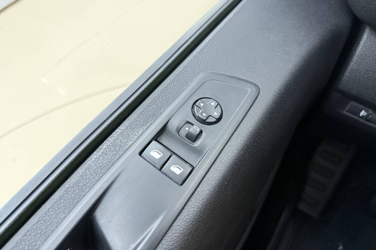 Opel Vivaro Opel Vivaro 2.0 Diesel 145 L3 | Trekhaak | Imperiaal | 3-Zits | Achteruitrijcamera | Apple Carplay/Android Auto | Airco