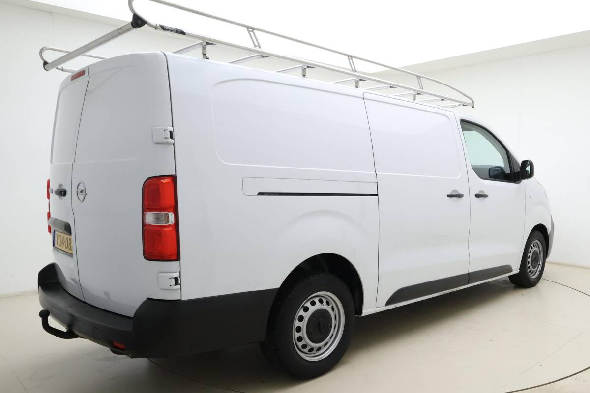 Opel Vivaro Opel Vivaro 2.0 Diesel 145 L3 | Trekhaak | Imperiaal | 3-Zits | Achteruitrijcamera | Apple Carplay/Android Auto | Airco