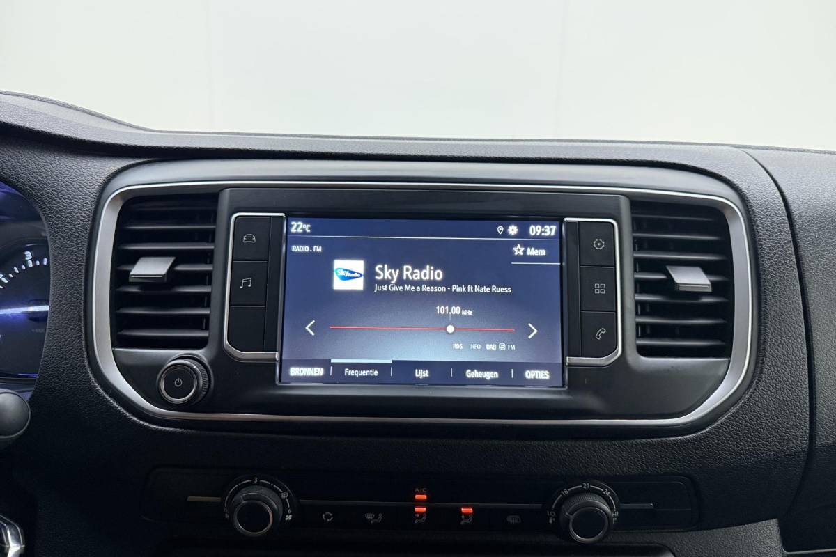 Opel Vivaro Opel Vivaro 2.0 Diesel 145 L3 | Trekhaak | Imperiaal | 3-Zits | Achteruitrijcamera | Apple Carplay/Android Auto | Airco