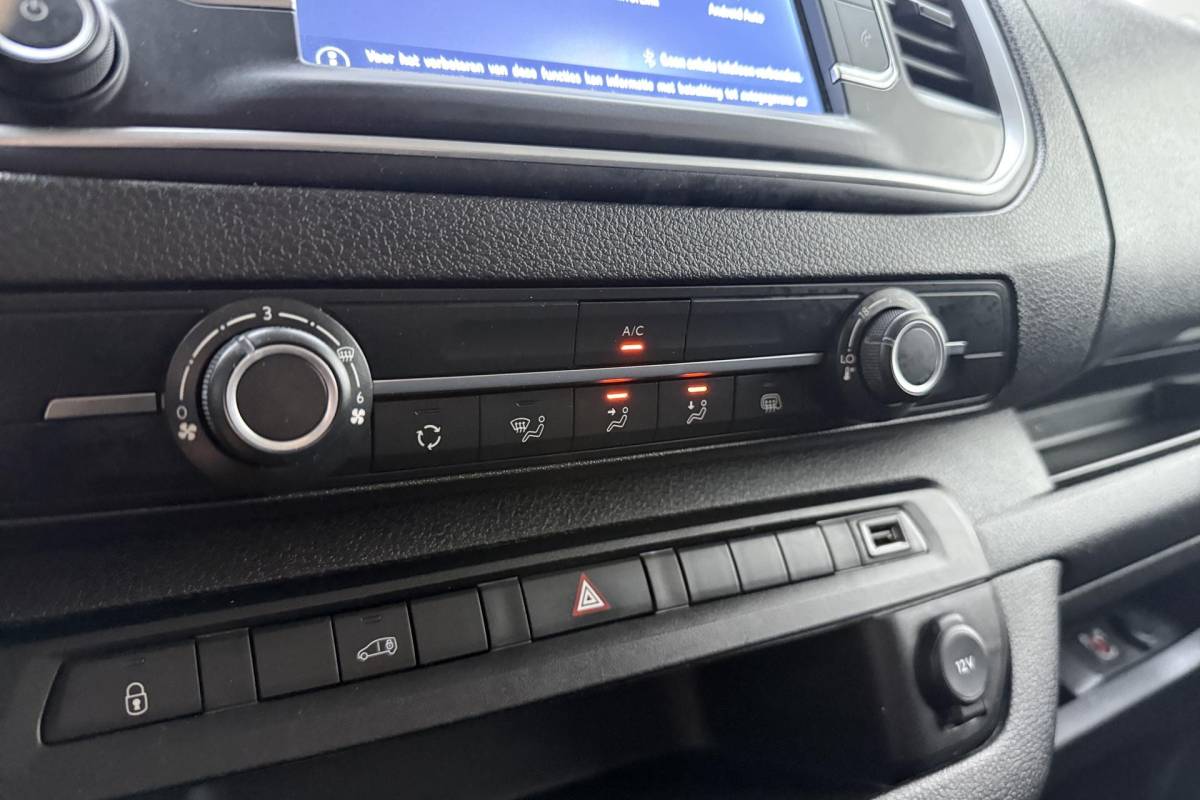 Opel Vivaro Opel Vivaro 2.0 Diesel 145 L3 | Trekhaak | Imperiaal | 3-Zits | Achteruitrijcamera | Apple Carplay/Android Auto | Airco