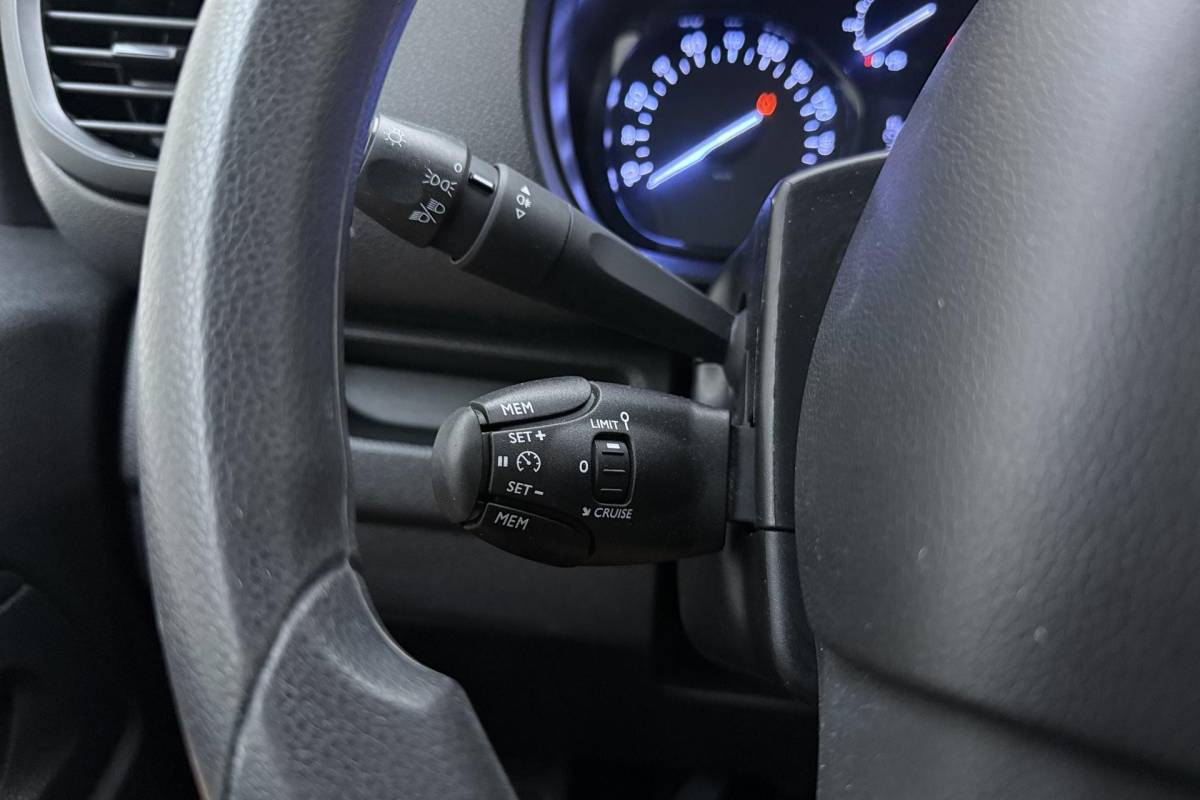 Opel Vivaro Opel Vivaro 2.0 Diesel 145 L3 | Trekhaak | Imperiaal | 3-Zits | Achteruitrijcamera | Apple Carplay/Android Auto | Airco