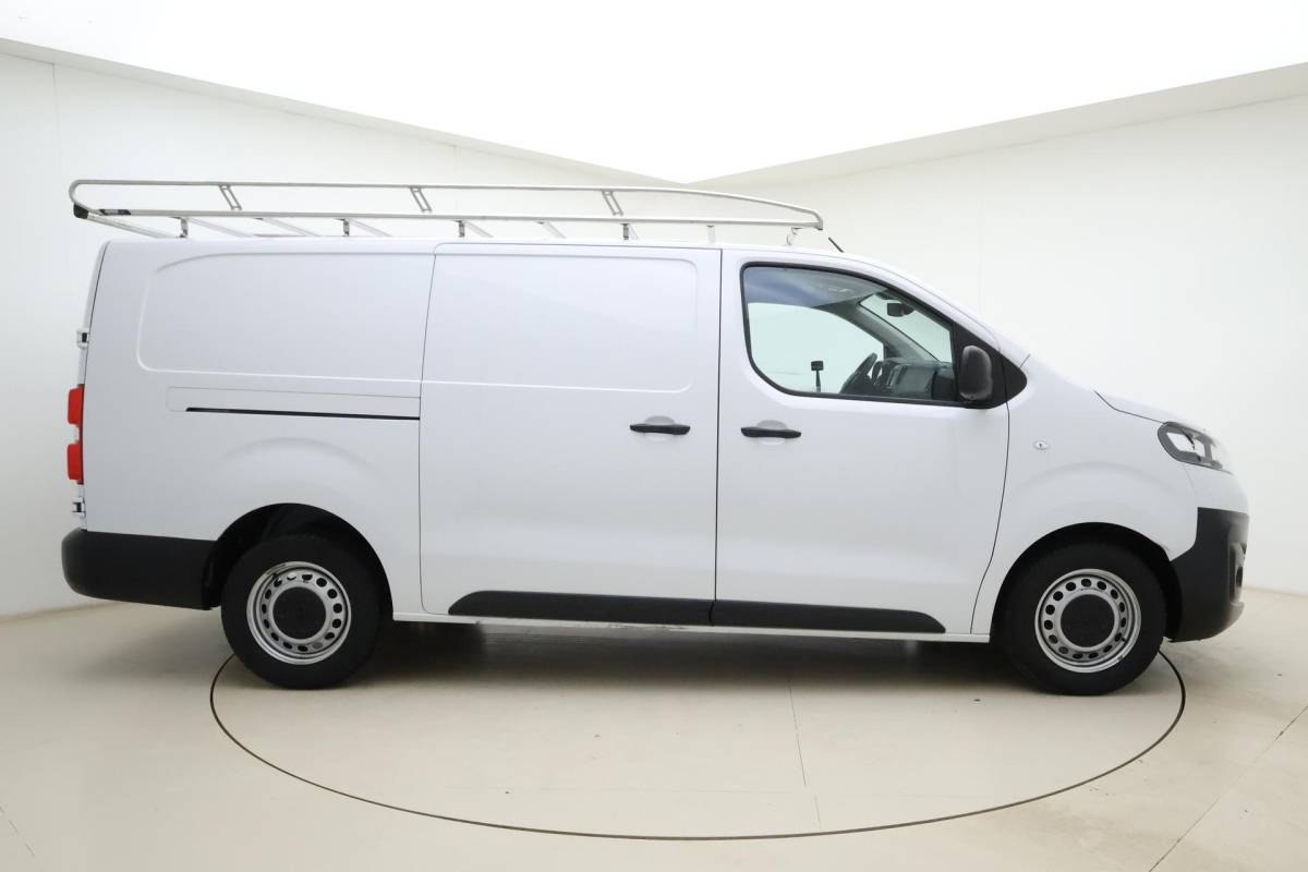 Opel Vivaro Opel Vivaro 2.0 Diesel 145 L3 | Trekhaak | Imperiaal | 3-Zits | Achteruitrijcamera | Apple Carplay/Android Auto | Airco