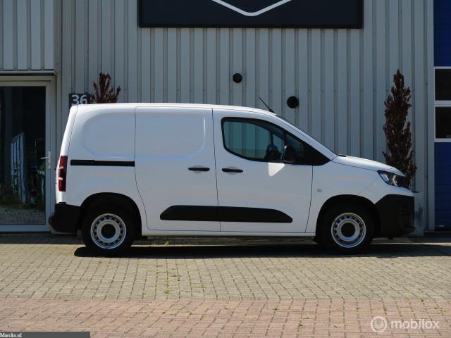 Peugeot Partner Peugeot Partner 1.5 BlueHDI Pro Camera*Navigatie*EURO6*1e EIG