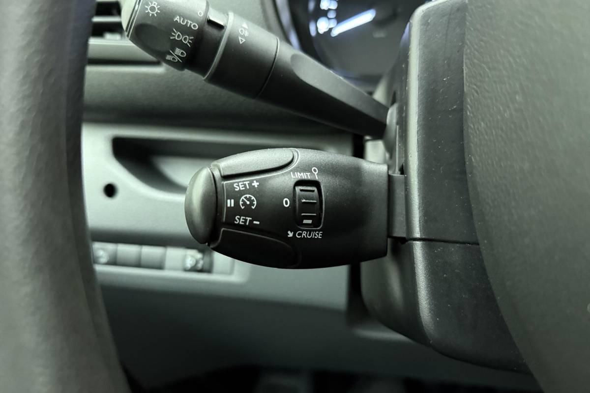 Citroën Jumpy Citroen Jumpy 2.0 BlueHDI 120pk HDI Dubbel Cabine | 6-Zits | Airco | Trekhaak | Lichtmetalen velgen | Cruise control | Airco | Laadruimte betimmerd | Parkeersensoren