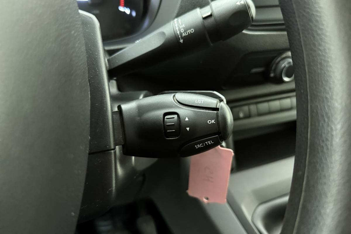 Citroën Jumpy Citroen Jumpy 2.0 BlueHDI 120pk HDI Dubbel Cabine | 6-Zits | Airco | Trekhaak | Lichtmetalen velgen | Cruise control | Airco | Laadruimte betimmerd | Parkeersensoren