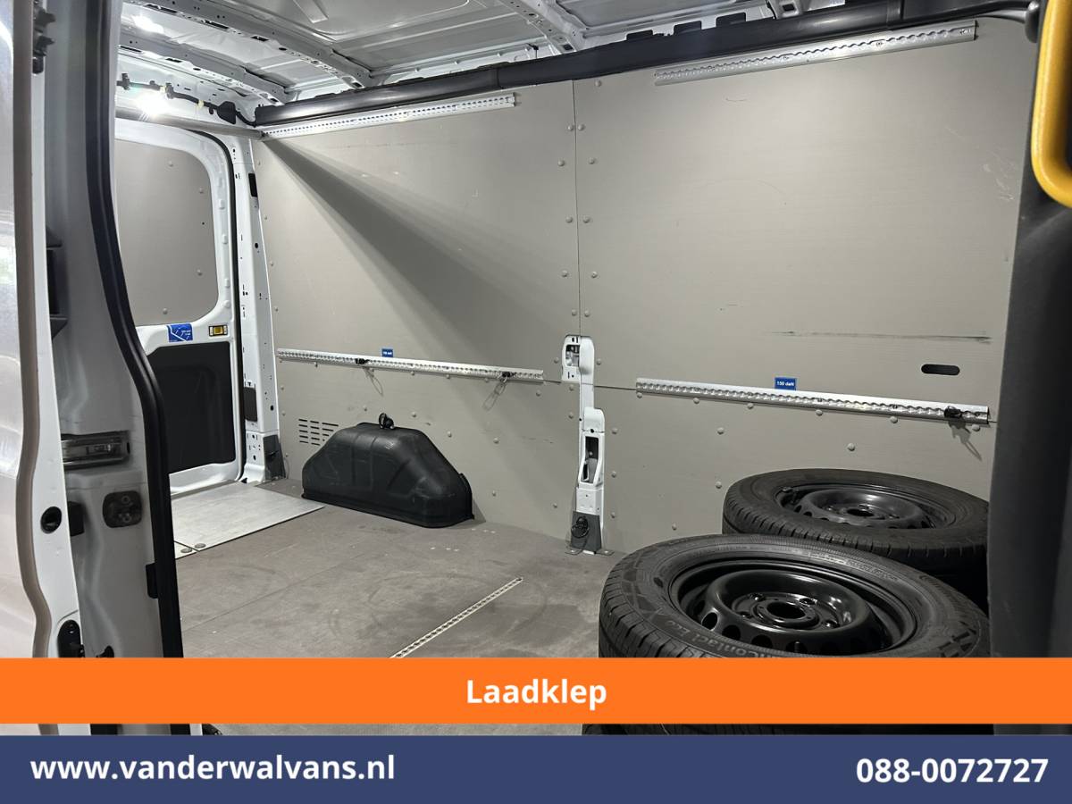 Ford Transit Ford Transit 2.0 TDCI 131pk L3H2 ** Laadklep ** Euro6 Airco | Camera | Navigatie | Apple Carplay | Adaptieve Cruisecontrol Android Auto, Parkeersensoren, Verwarmde voorruit, Stoelverwarming, Bijrijdersbank
