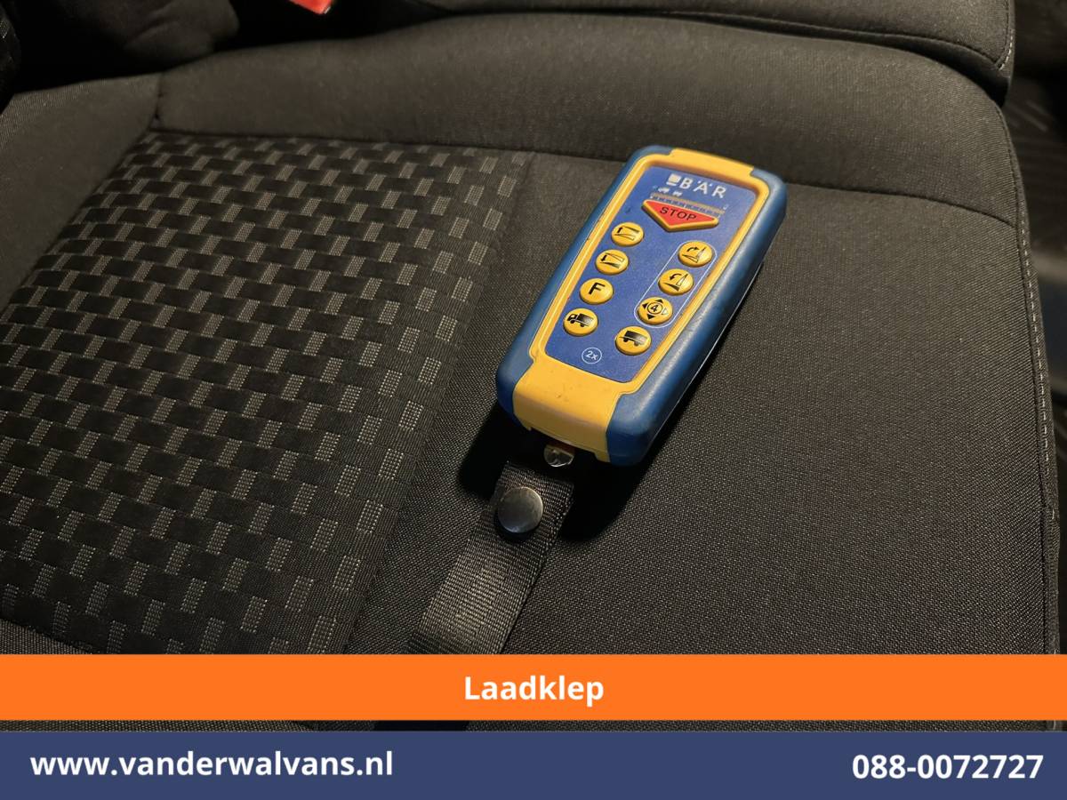 Ford Transit Ford Transit 2.0 TDCI 131pk L3H2 ** Laadklep ** Euro6 Airco | Camera | Navigatie | Apple Carplay | Adaptieve Cruisecontrol Android Auto, Parkeersensoren, Verwarmde voorruit, Stoelverwarming, Bijrijdersbank