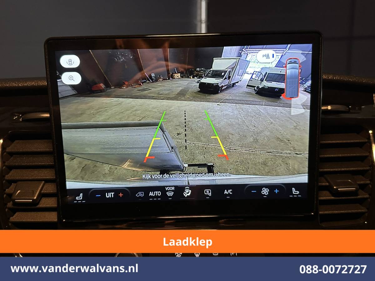 Ford Transit Ford Transit 2.0 TDCI 131pk L3H2 ** Laadklep ** Euro6 Airco | Camera | Navigatie | Apple Carplay | Adaptieve Cruisecontrol Android Auto, Parkeersensoren, Verwarmde voorruit, Stoelverwarming, Bijrijdersbank