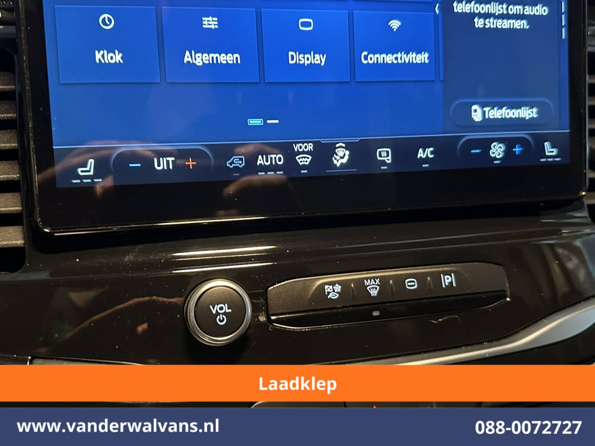 Ford Transit Ford Transit 2.0 TDCI 131pk L3H2 ** Laadklep ** Euro6 Airco | Camera | Navigatie | Apple Carplay | Adaptieve Cruisecontrol Android Auto, Parkeersensoren, Verwarmde voorruit, Stoelverwarming, Bijrijdersbank