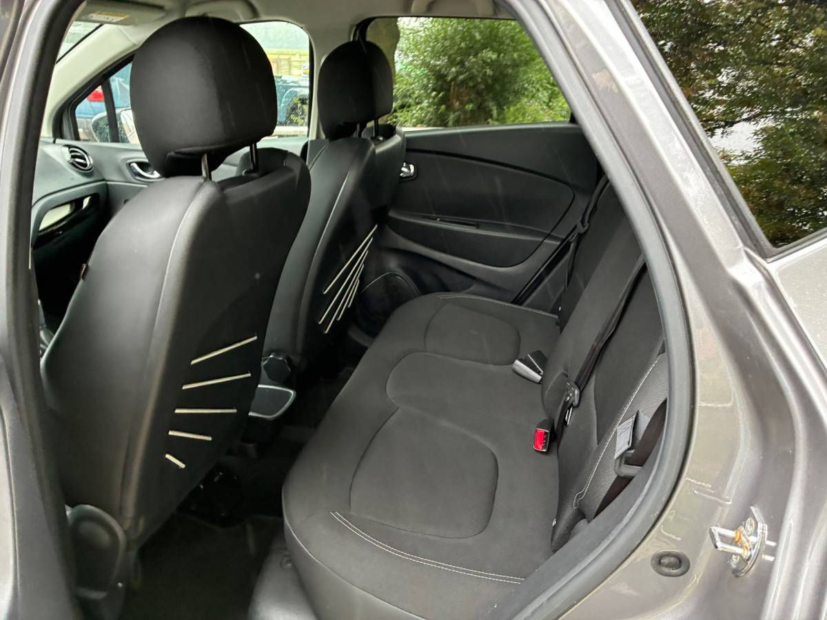 Renault Captur Renault Captur 1.2 TCe Limited | Automaat + Cruise + Airco nu € 9.975,-!!!