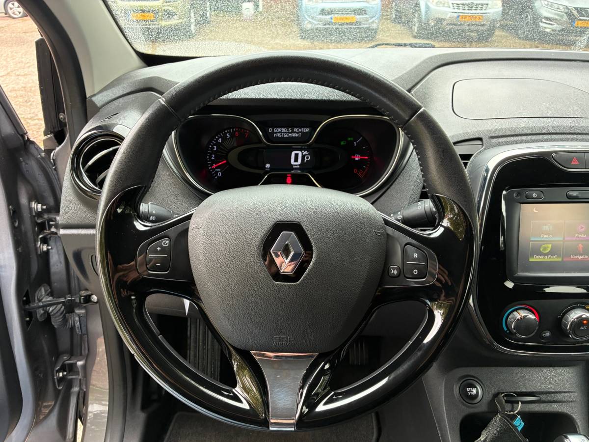 Renault Captur Renault Captur 1.2 TCe Limited | Automaat + Cruise + Airco nu € 9.975,-!!!