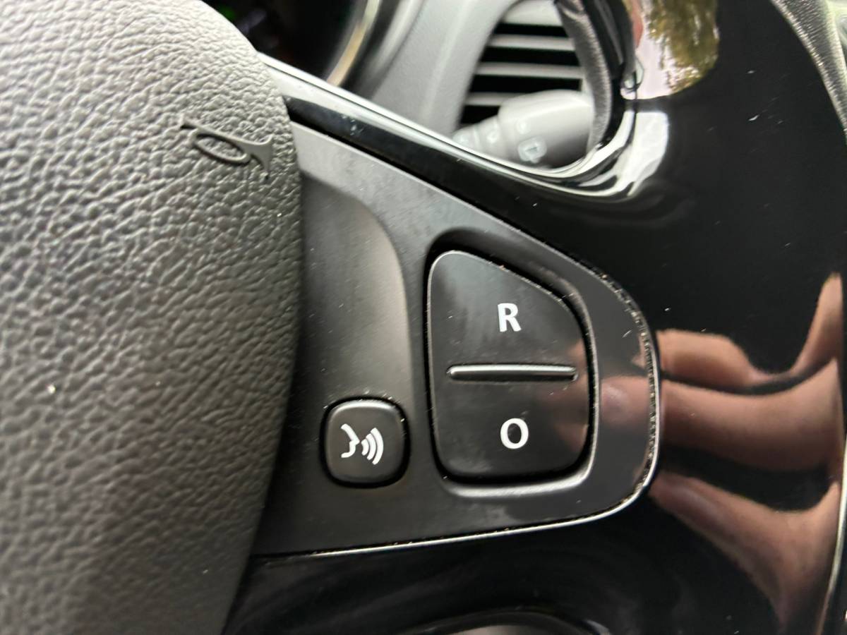 Renault Captur Renault Captur 1.2 TCe Limited | Automaat + Cruise + Airco nu € 9.975,-!!!