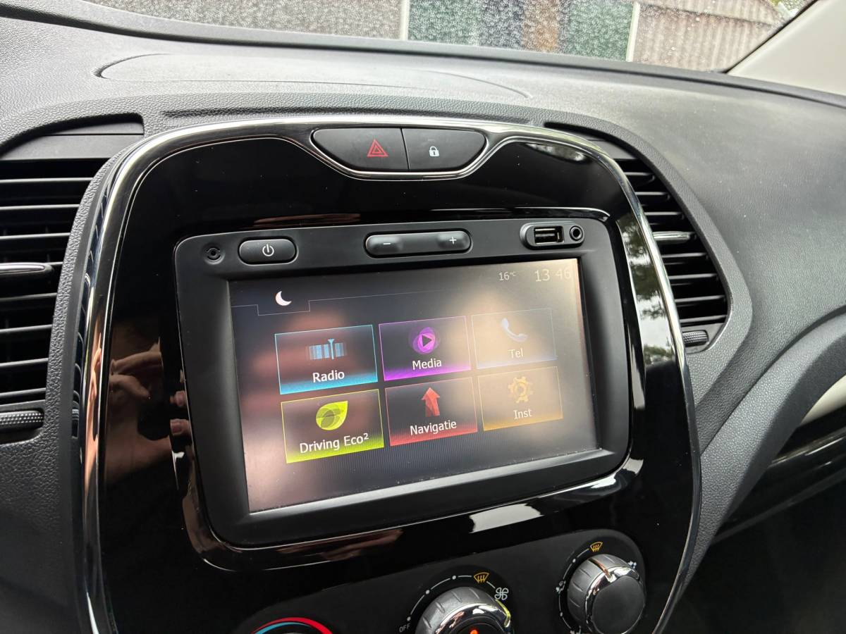 Renault Captur Renault Captur 1.2 TCe Limited | Automaat + Cruise + Airco nu € 9.975,-!!!