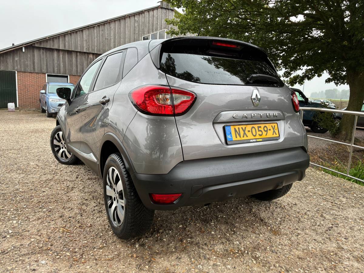 Renault Captur Renault Captur 1.2 TCe Limited | Automaat + Cruise + Airco nu € 9.975,-!!!