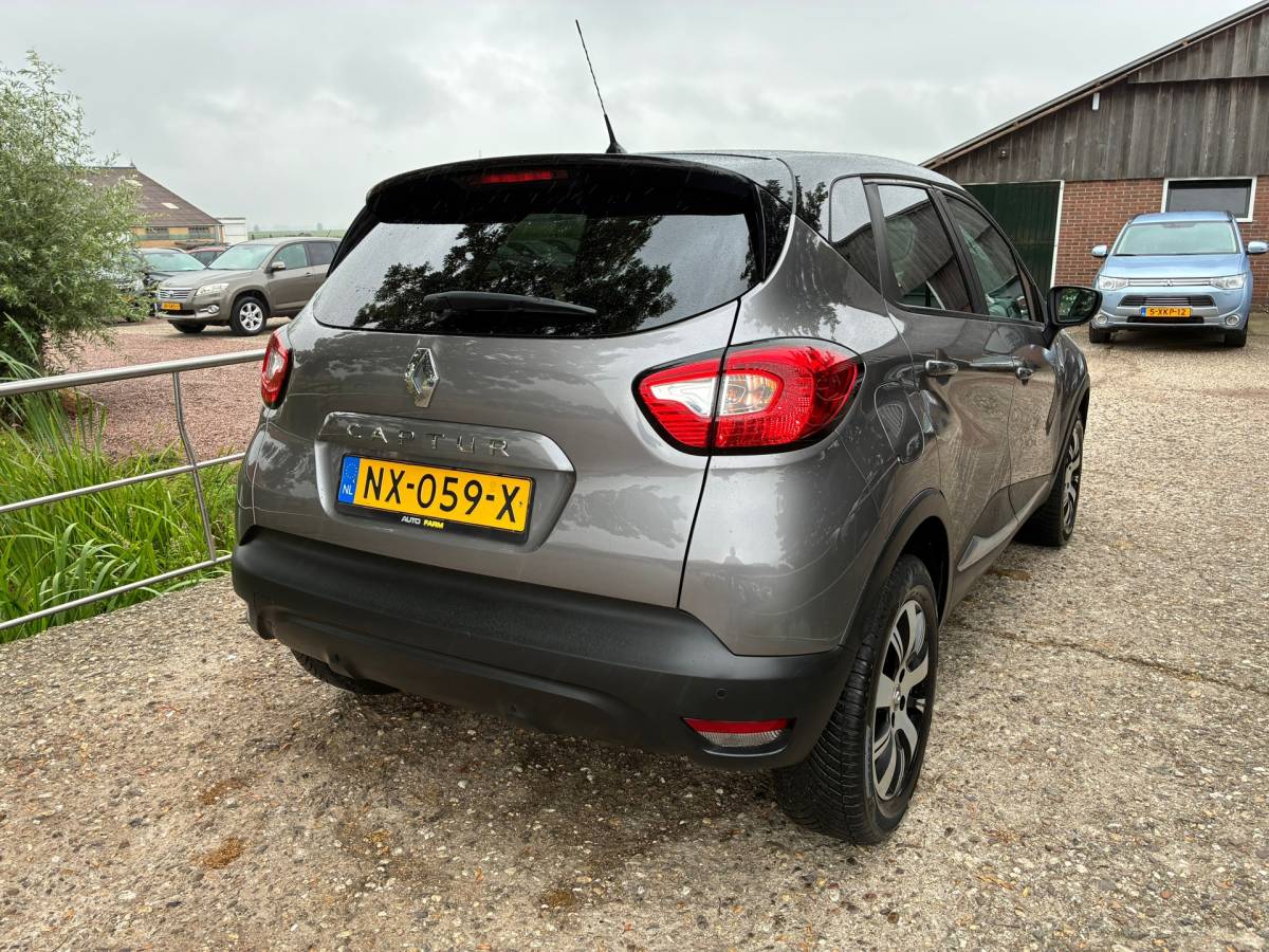 Renault Captur Renault Captur 1.2 TCe Limited | Automaat + Cruise + Airco nu € 9.975,-!!!