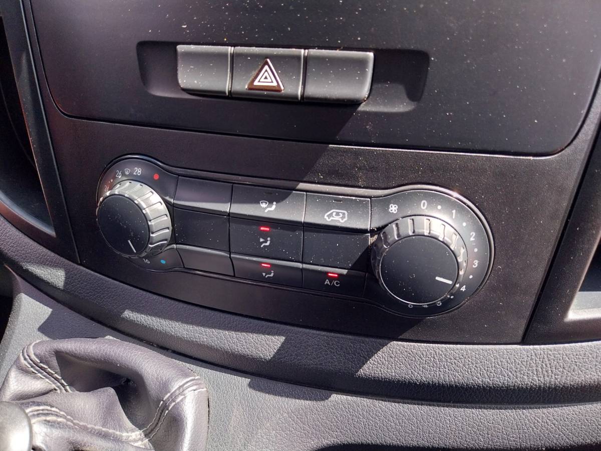Mercedes-Benz Vito Mercedes-Benz Vito 111 CDI AIRCO TREKHAAK L2 H1