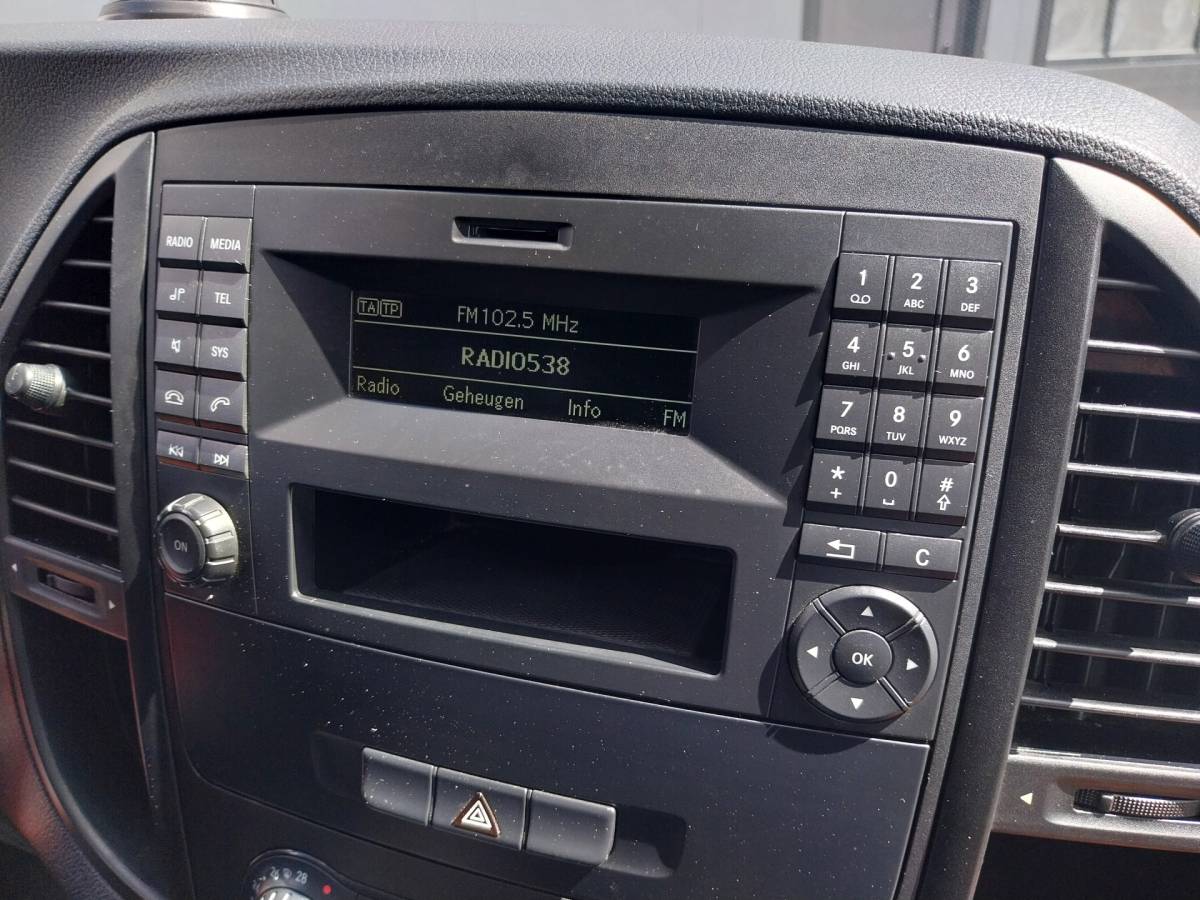 Mercedes-Benz Vito Mercedes-Benz Vito 111 CDI AIRCO TREKHAAK L2 H1