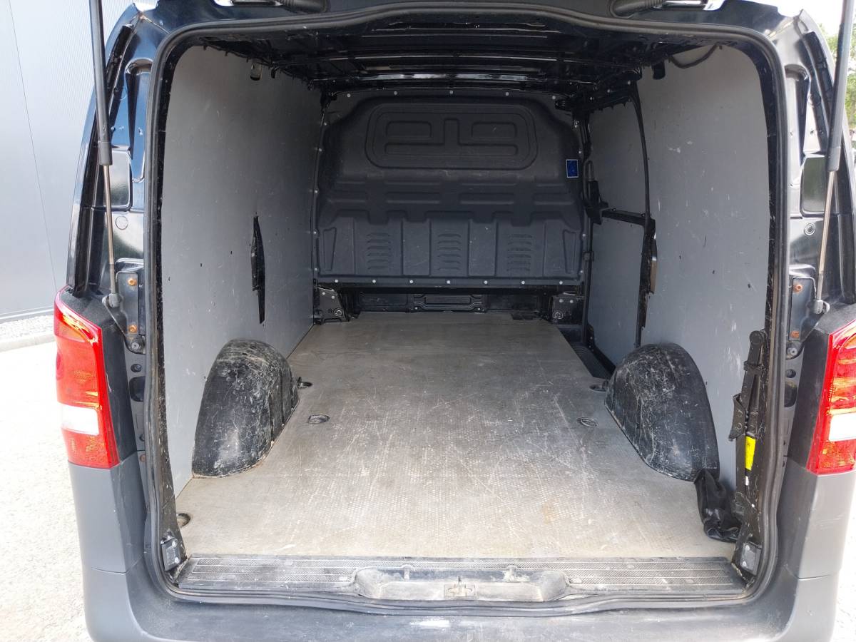 Mercedes-Benz Vito Mercedes-Benz Vito 111 CDI AIRCO TREKHAAK L2 H1