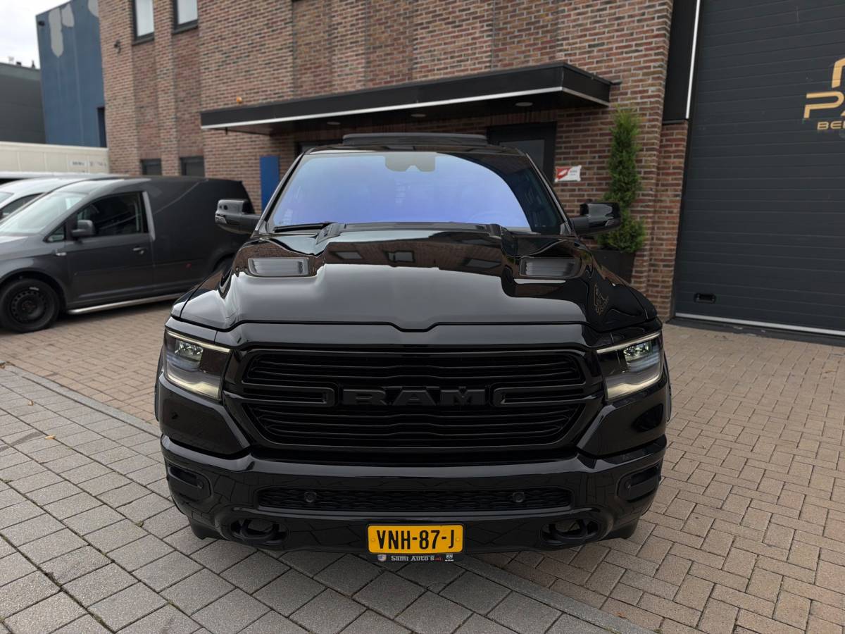 Dodge Ram 1500 Dodge Ram 1500 5.7 V8 4×4 Crew Cab 401PK Laramie Bom volle opties Pano Groot Navi breed set velgen zeer nette!!