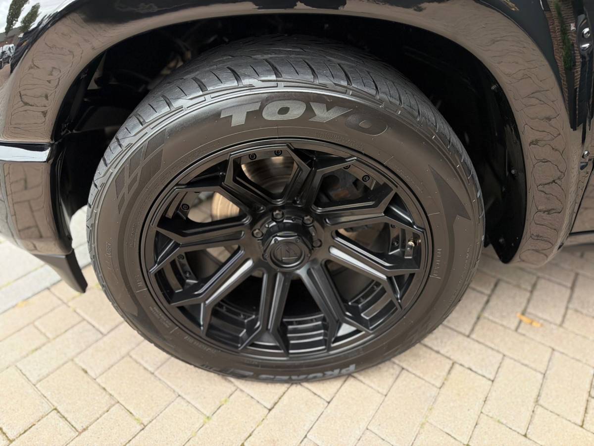 Dodge Ram 1500 Dodge Ram 1500 5.7 V8 4×4 Crew Cab 401PK Laramie Bom volle opties Pano Groot Navi breed set velgen zeer nette!!
