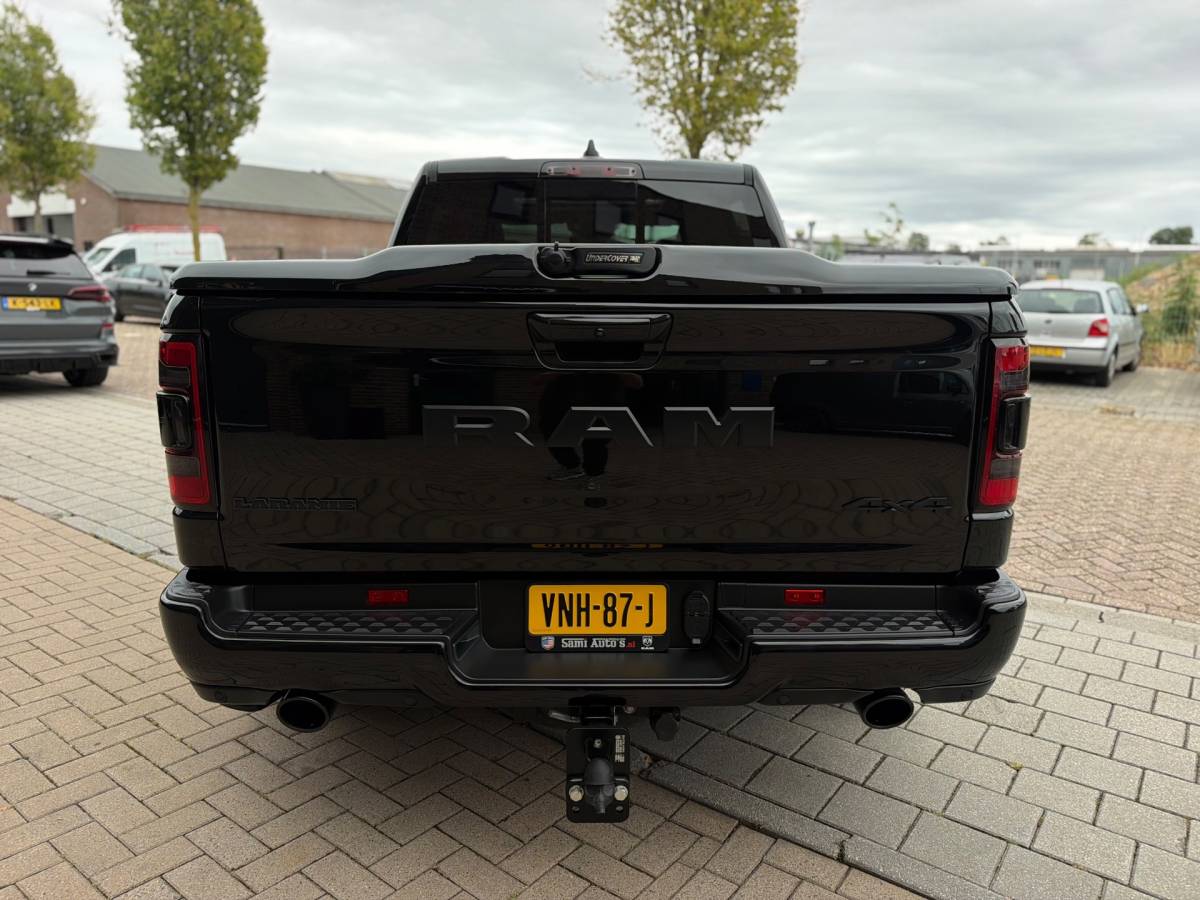 Dodge Ram 1500 Dodge Ram 1500 5.7 V8 4×4 Crew Cab 401PK Laramie Bom volle opties Pano Groot Navi breed set velgen zeer nette!!