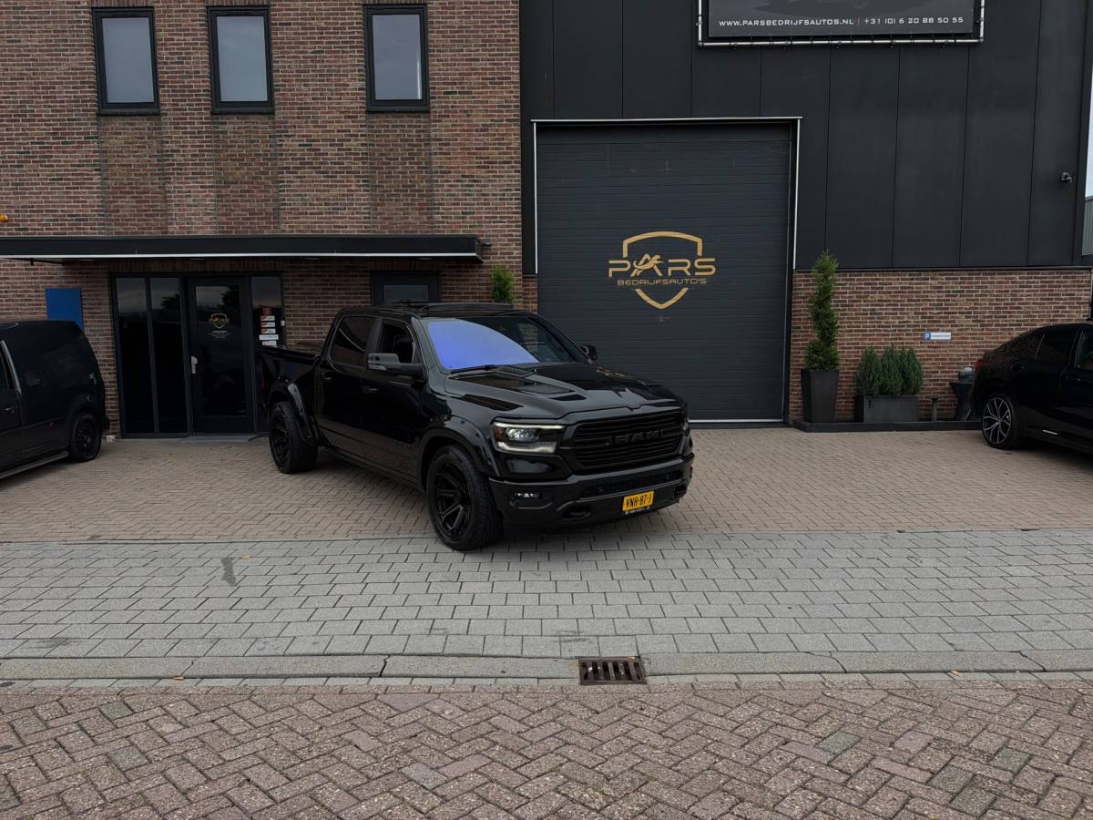 Dodge Ram 1500 Dodge Ram 1500 5.7 V8 4×4 Crew Cab 401PK Laramie Bom volle opties Pano Groot Navi breed set velgen zeer nette!!