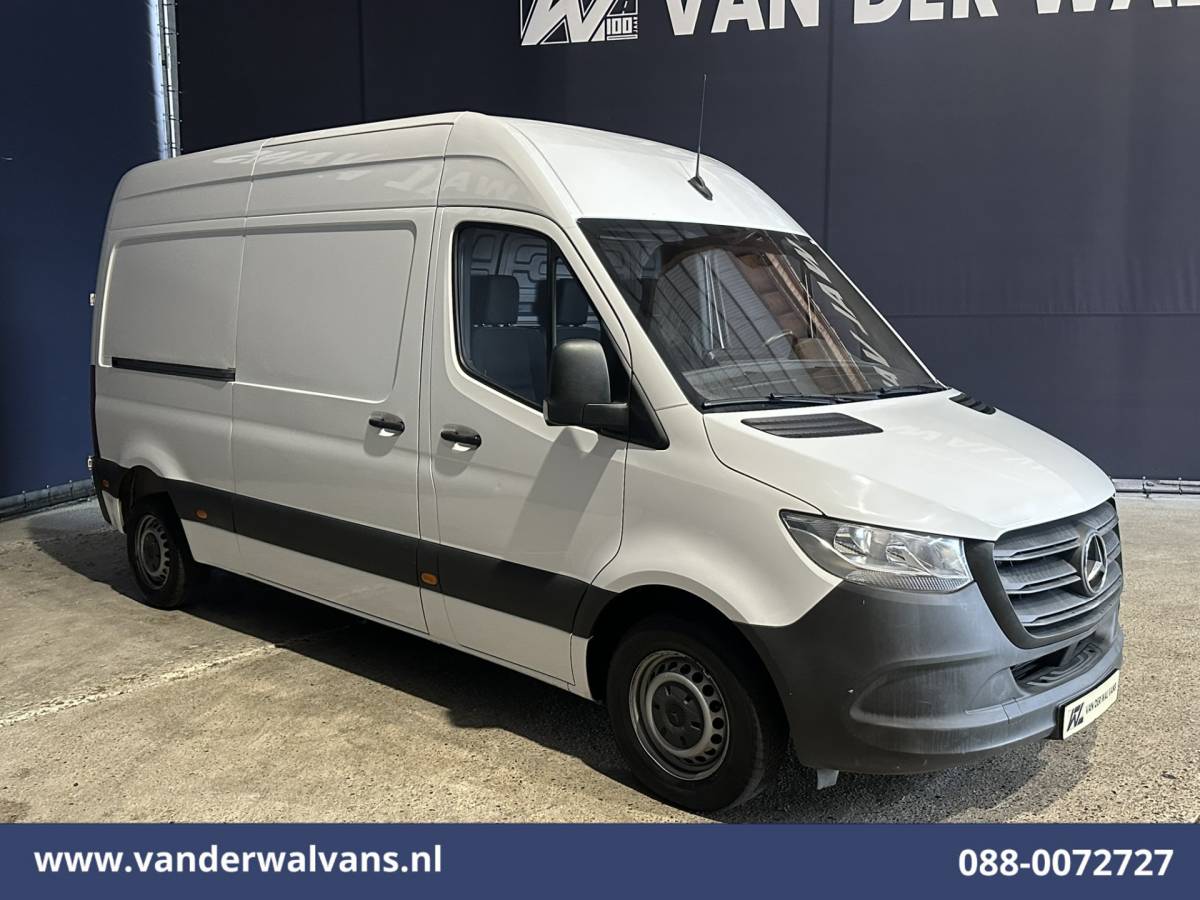 Mercedes-Benz Sprinter Mercedes-Benz Sprinter 214 CDI 143pk L2H2 Euro6 Airco | Camera | Apple Carplay | Chauffeursstoel Android Auto, Bijrijdersbank