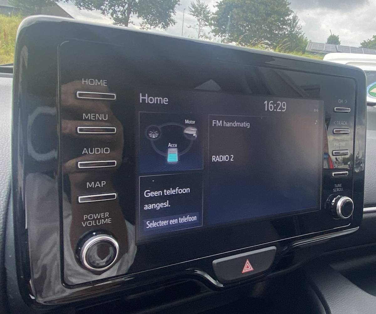 Toyota Yaris Toyota Yaris 1.5 Hybrid Dynamic/ Virtual CP/ DriveAssist/ CarPlay/ Fabrieksgarantie/ NAP/ Dealeronderhouden