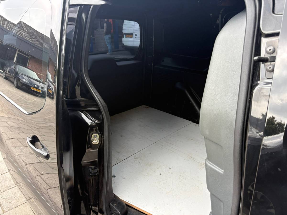 Citroën Berlingo Citroen Berlingo 1.6 BlueHDI 100 Business Economy S&S|EURO6|NAP|AUTOMAAT|airco|cruise|radio|drie zitplaatsen