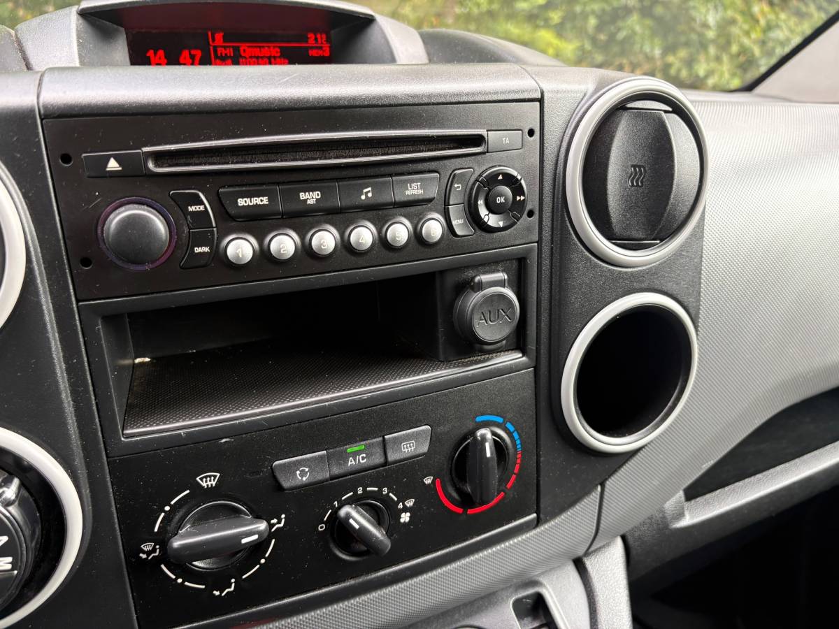 Citroën Berlingo Citroen Berlingo 1.6 BlueHDI 100 Business Economy S&S|EURO6|NAP|AUTOMAAT|airco|cruise|radio|drie zitplaatsen