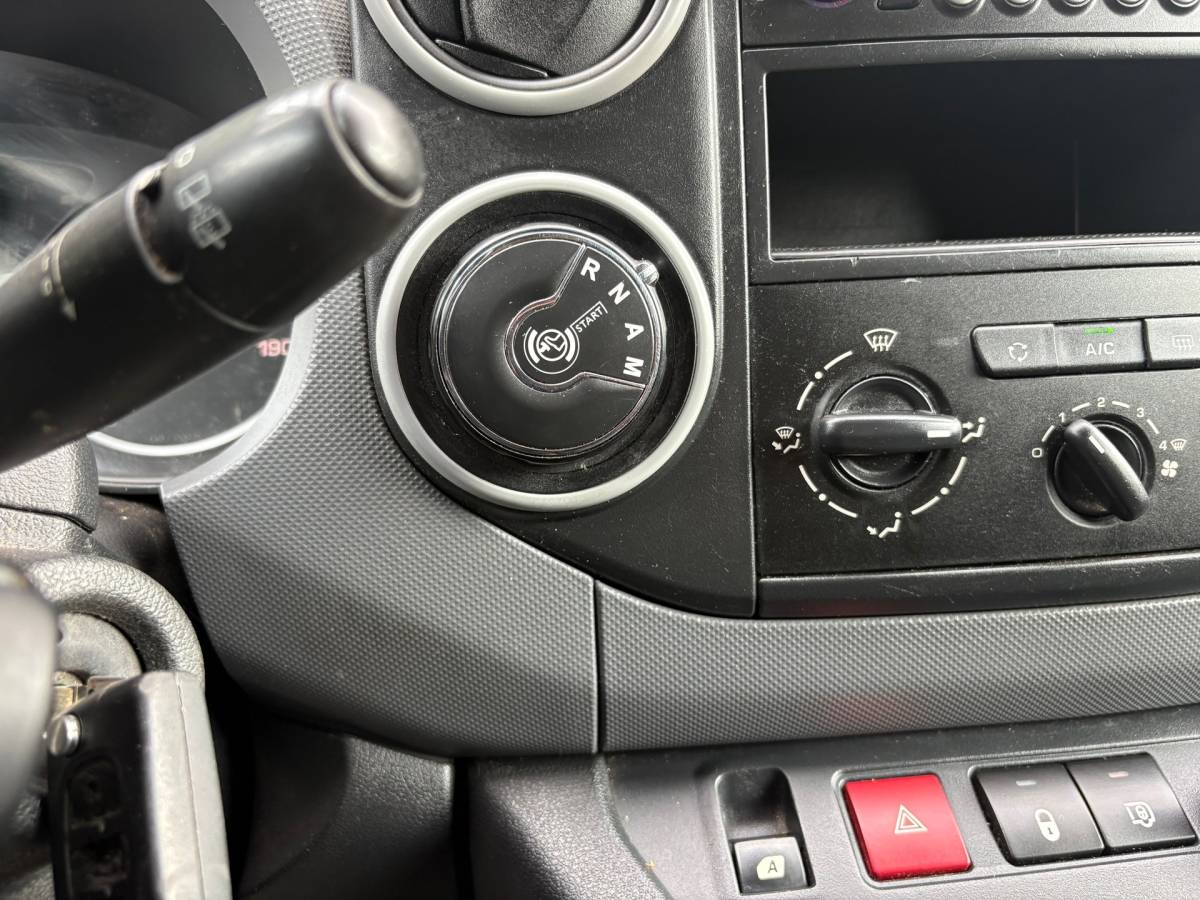 Citroën Berlingo Citroen Berlingo 1.6 BlueHDI 100 Business Economy S&S|EURO6|NAP|AUTOMAAT|airco|cruise|radio|drie zitplaatsen