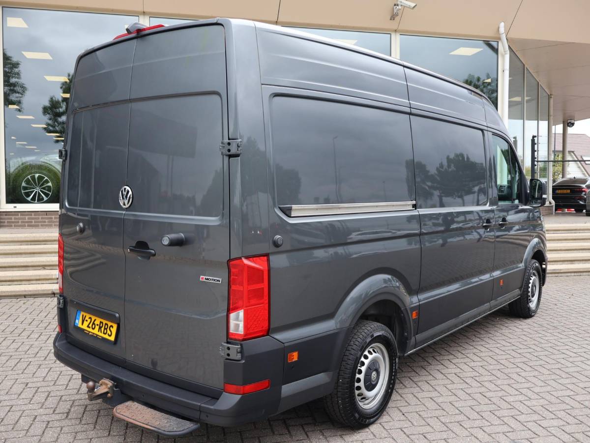Volkswagen Crafter Volkswagen Crafter 35 2.0 TDI 177 PK 4MOTION 4X4 DSG L3H3 + 3000 KG TH | LED | MASSAGE | STANDKACHEL