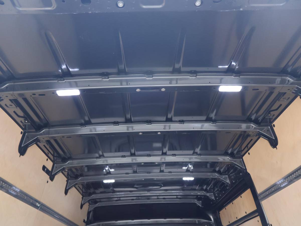 Volkswagen Crafter Volkswagen Crafter 35 2.0 TDI 177 PK 4MOTION 4X4 DSG L3H3 + 3000 KG TH | LED | MASSAGE | STANDKACHEL