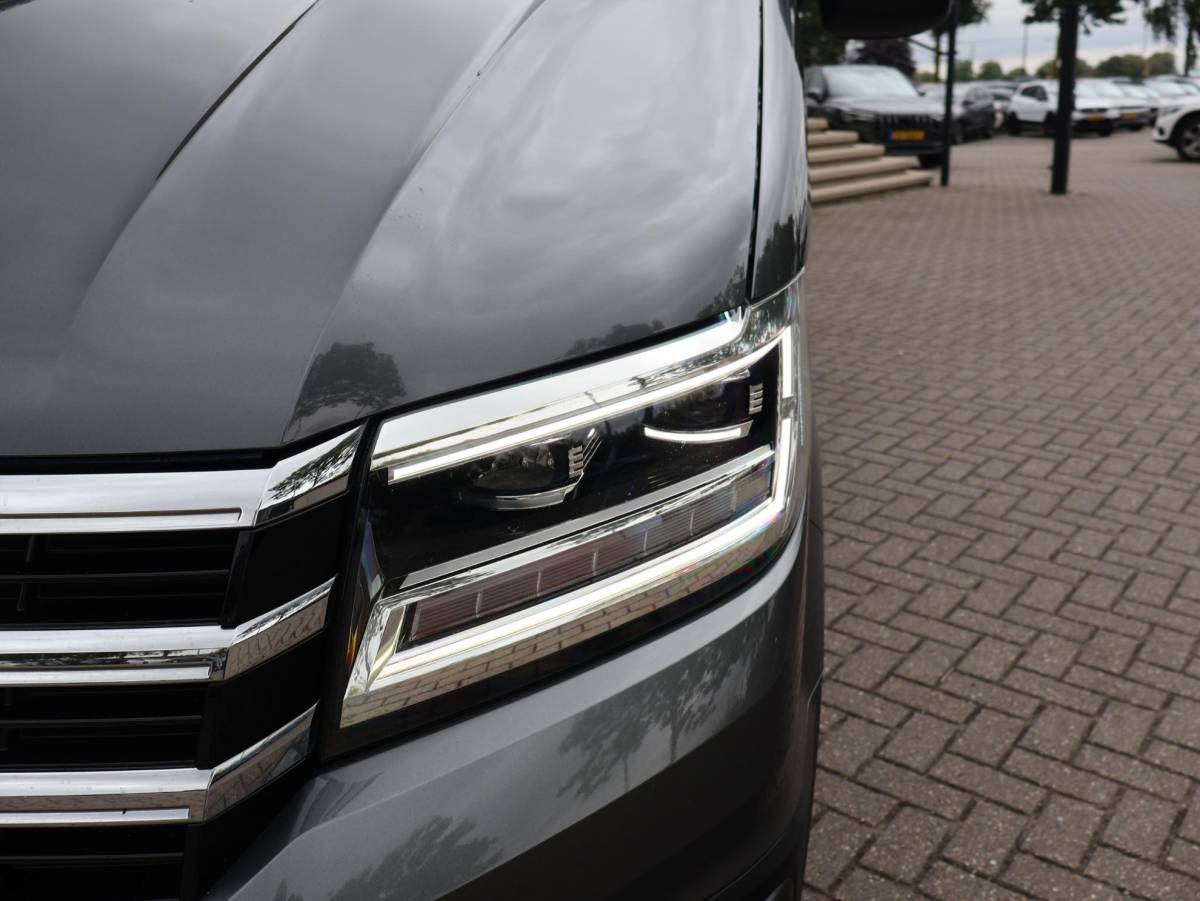 Volkswagen Crafter Volkswagen Crafter 35 2.0 TDI 177 PK 4MOTION 4X4 DSG L3H3 + 3000 KG TH | LED | MASSAGE | STANDKACHEL