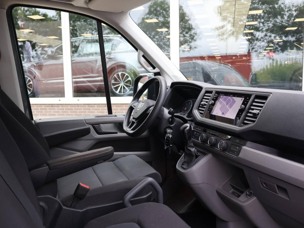 Volkswagen Crafter Volkswagen Crafter 35 2.0 TDI 177 PK 4MOTION 4X4 DSG L3H3 + 3000 KG TH | LED | MASSAGE | STANDKACHEL