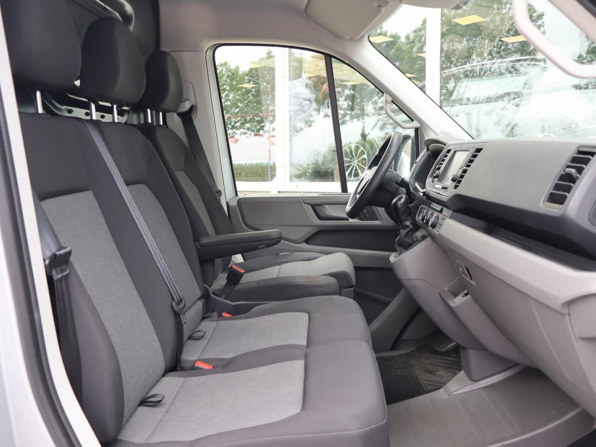 Volkswagen Crafter Volkswagen Crafter 35 2.0 TDI 140 PK DSG L4H3 + 3000 KG TREKHAAK | CAMERA | CARPLAY | NAVIGATIE