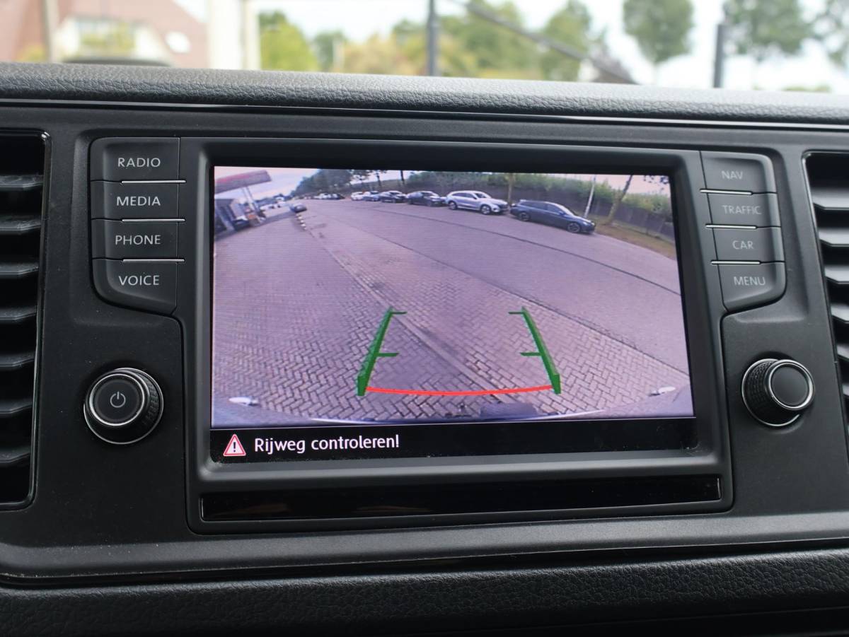 Volkswagen Crafter Volkswagen Crafter 35 2.0 TDI 140 PK DSG L4H3 + 3000 KG TREKHAAK | CAMERA | CARPLAY | NAVIGATIE