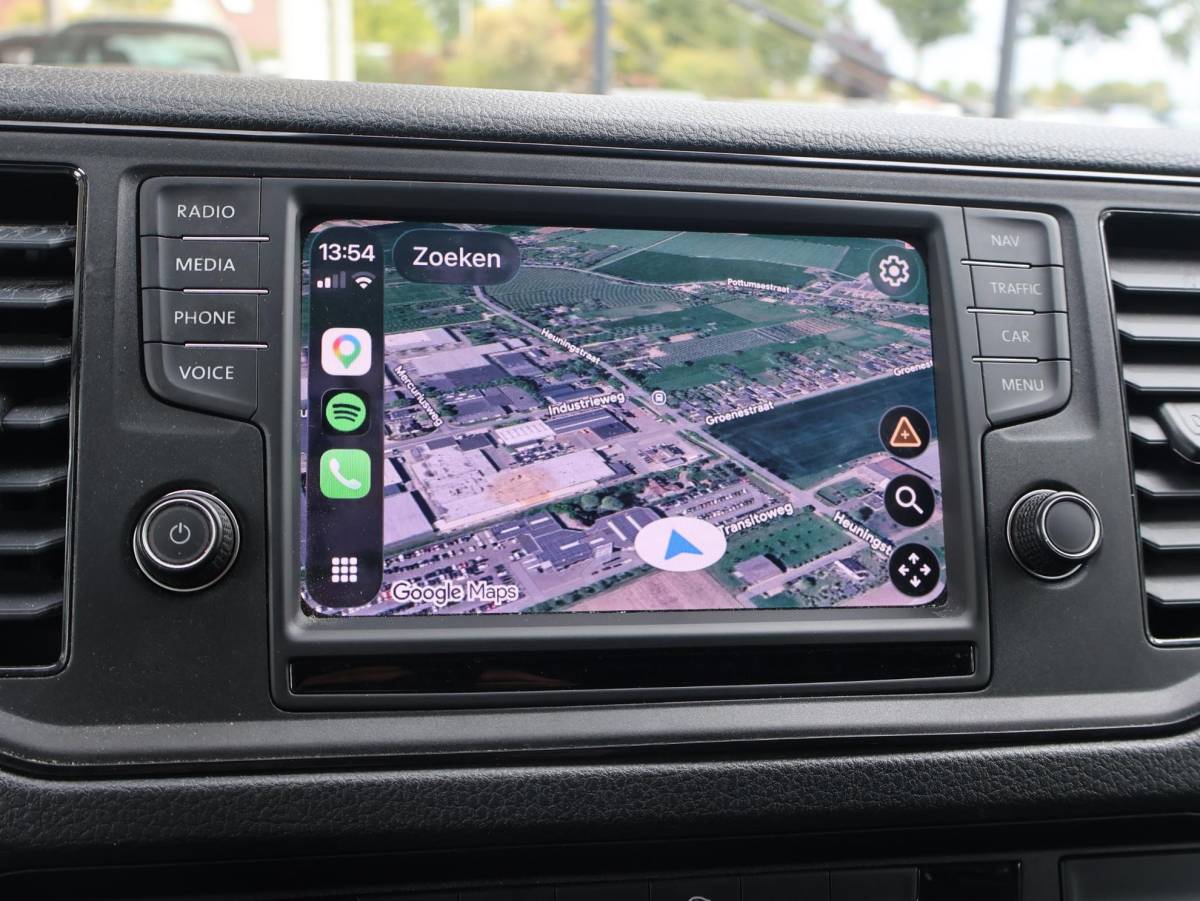 Volkswagen Crafter Volkswagen Crafter 35 2.0 TDI 140 PK DSG L4H3 + 3000 KG TREKHAAK | CAMERA | CARPLAY | NAVIGATIE