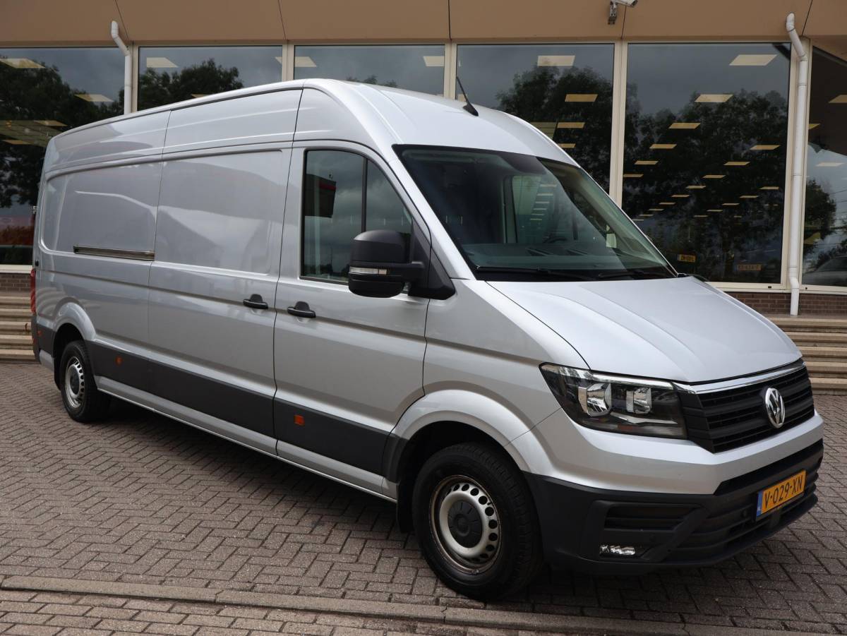 Volkswagen Crafter Volkswagen Crafter 35 2.0 TDI 140 PK DSG L4H3 + 3000 KG TREKHAAK | CAMERA | CARPLAY | NAVIGATIE