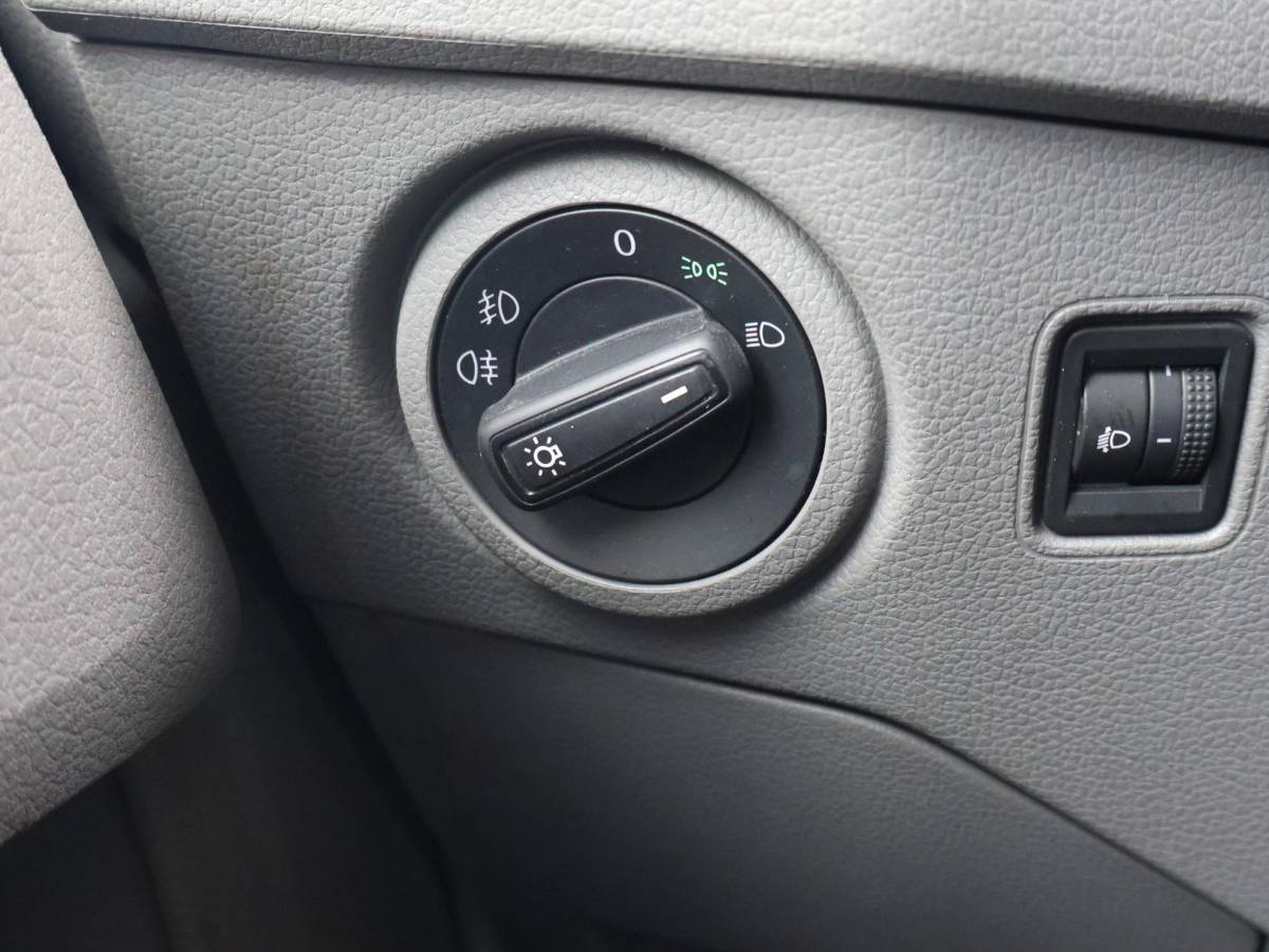 Volkswagen Crafter Volkswagen Crafter 35 2.0 TDI 140 PK DSG L4H3 + 3000 KG TREKHAAK | CAMERA | CARPLAY | NAVIGATIE