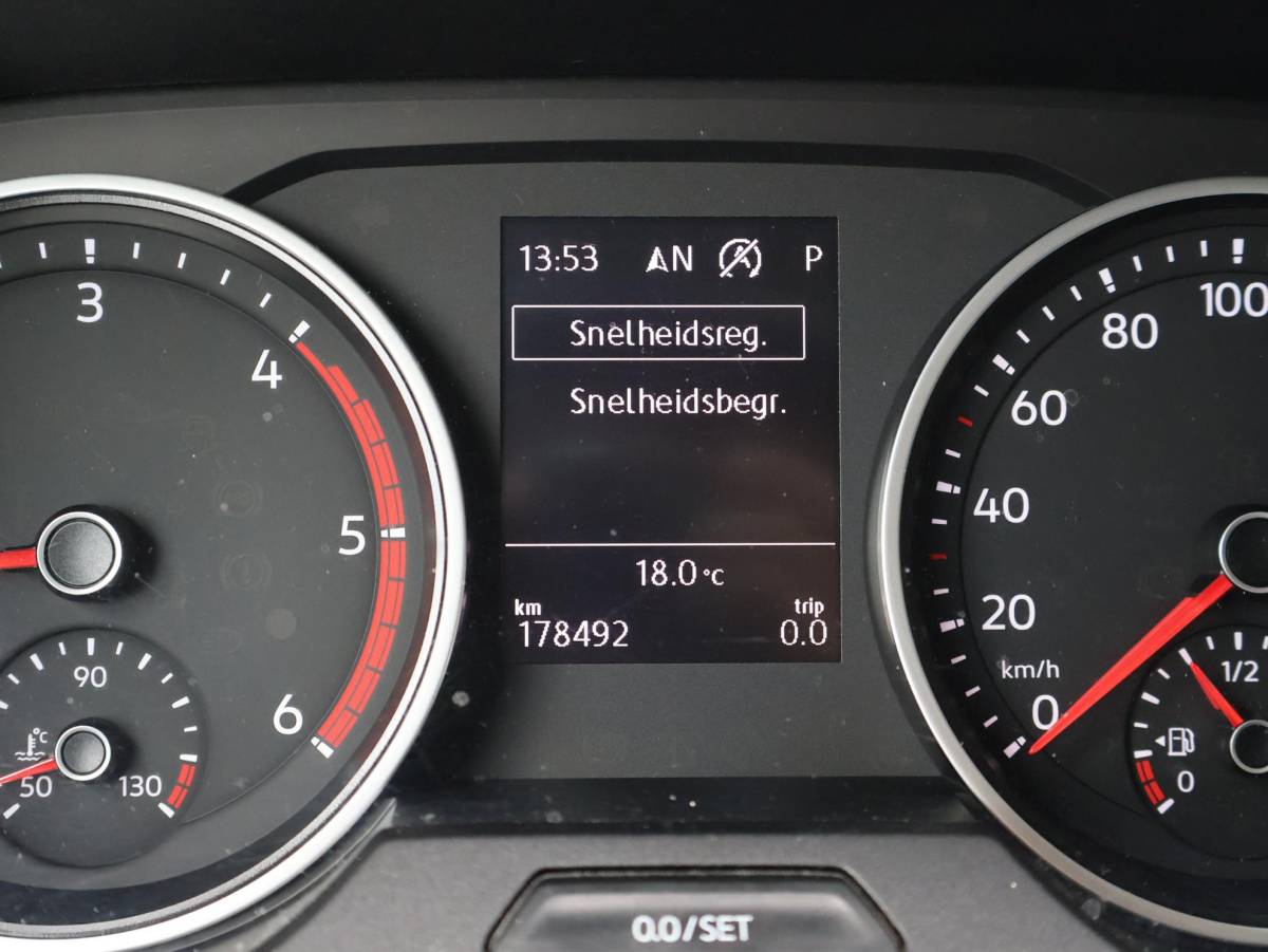 Volkswagen Crafter Volkswagen Crafter 35 2.0 TDI 140 PK DSG L4H3 + 3000 KG TREKHAAK | CAMERA | CARPLAY | NAVIGATIE