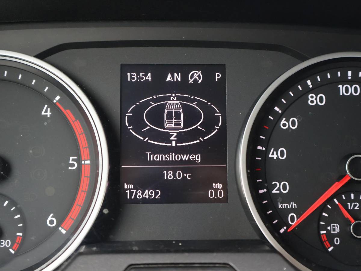 Volkswagen Crafter Volkswagen Crafter 35 2.0 TDI 140 PK DSG L4H3 + 3000 KG TREKHAAK | CAMERA | CARPLAY | NAVIGATIE