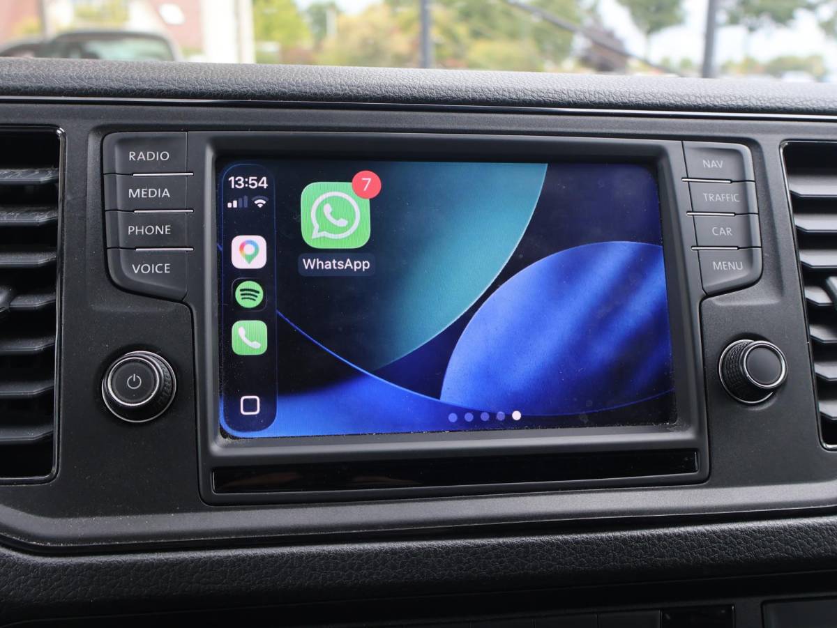 Volkswagen Crafter Volkswagen Crafter 35 2.0 TDI 140 PK DSG L4H3 + 3000 KG TREKHAAK | CAMERA | CARPLAY | NAVIGATIE