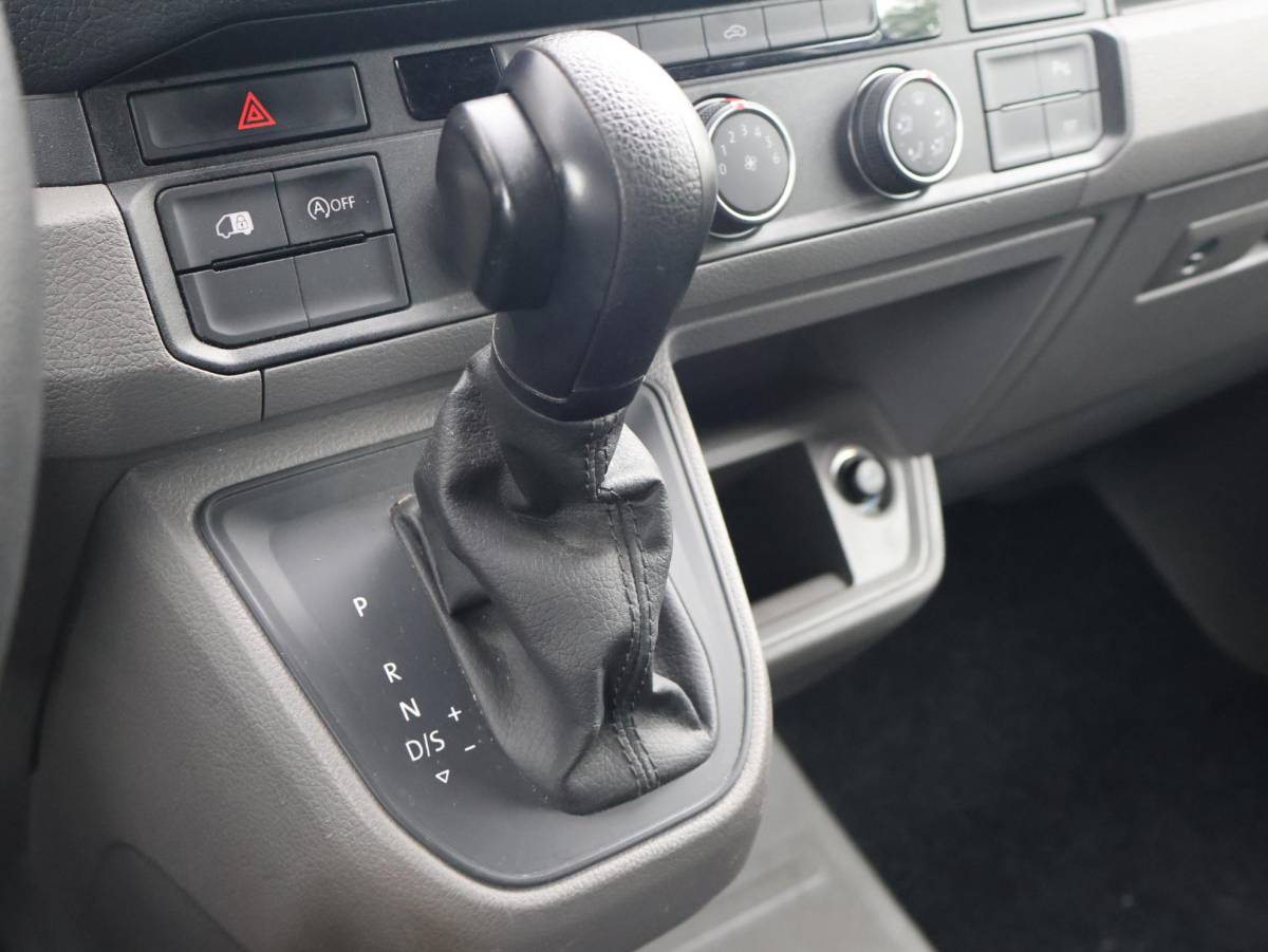 Volkswagen Crafter Volkswagen Crafter 35 2.0 TDI 140 PK DSG L4H3 + 3000 KG TREKHAAK | CAMERA | CARPLAY | NAVIGATIE