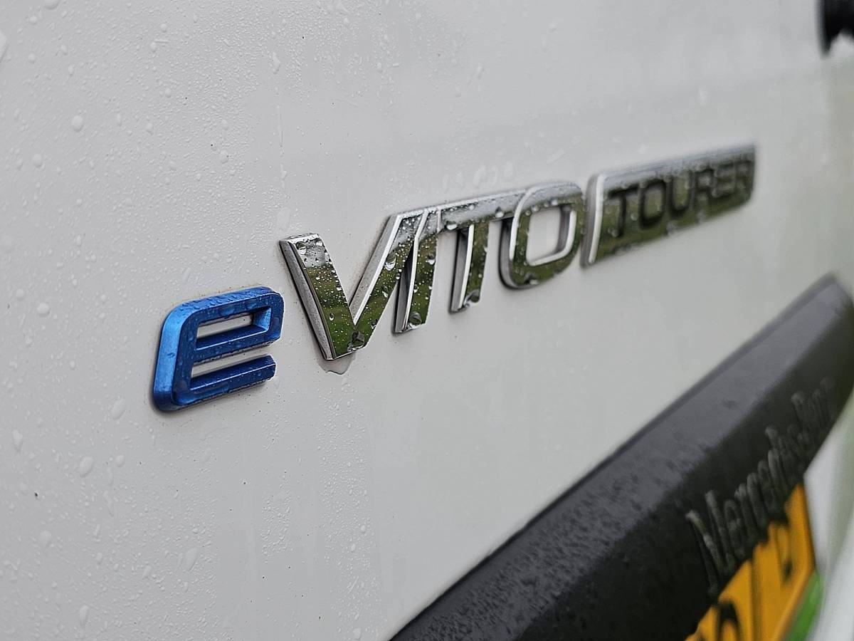 Mercedes-Benz eVito MERCEDES-BENZ EVITO 90kwh 332 kms wltp!!