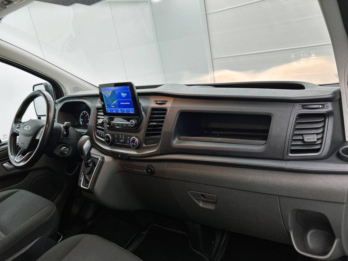 Ford Transit Custom Ford Transit Custom 300 2.0 TDCI Automaat L2H1 Trend Dubbele Cabine Airco Navigatie Cruisecontrol Camera PDCVA Trekhaak
