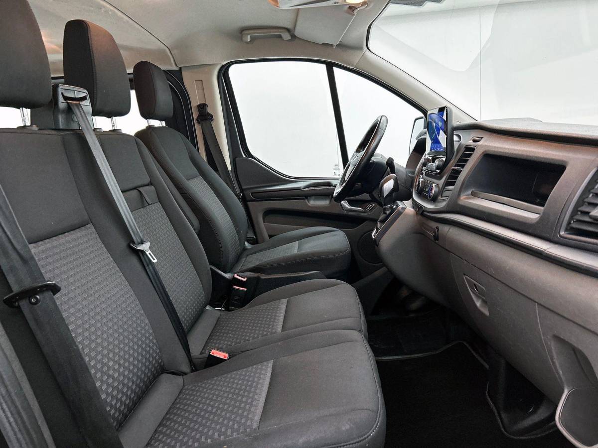 Ford Transit Custom Ford Transit Custom 300 2.0 TDCI Automaat L2H1 Trend Dubbele Cabine Airco Navigatie Cruisecontrol Camera PDCVA Trekhaak