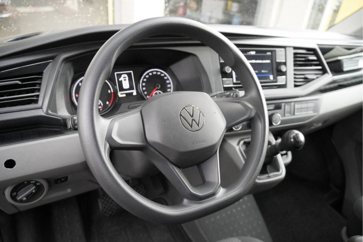 Volkswagen Transporter Volkswagen Transporter 2.0 TDI L1H1 BJ2022 Pdc | Achteruitrijcamera | App-Connect | Airco | Cruise control | Achterdeuren | Tussenschot | Zijdeur