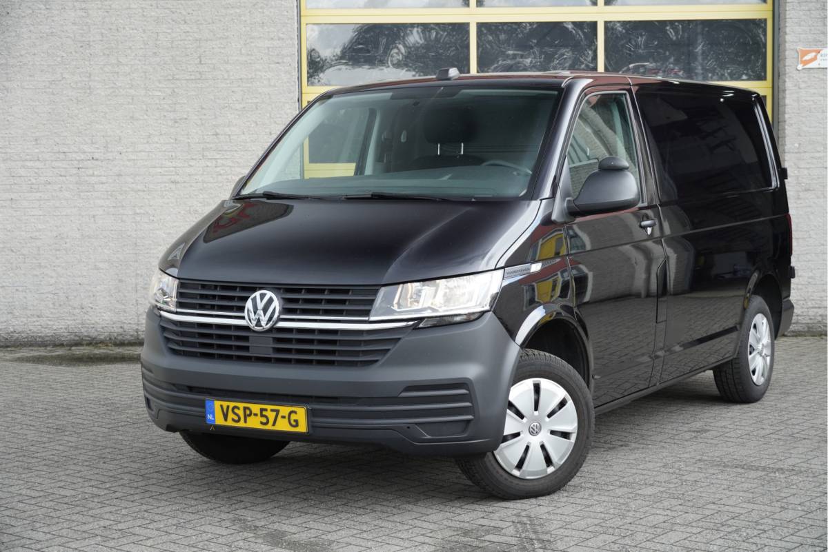 Volkswagen Transporter Volkswagen Transporter 2.0 TDI L1H1 BJ2022 Pdc | Achteruitrijcamera | App-Connect | Airco | Cruise control | Achterdeuren | Tussenschot | Zijdeur